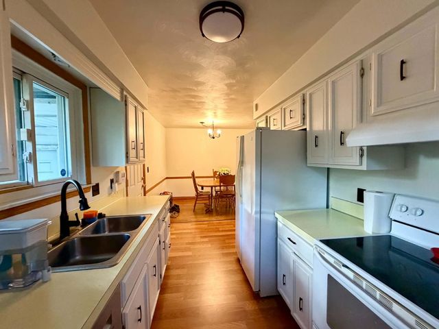 433 Harriet Avenue, Delta Twp, MI 48917