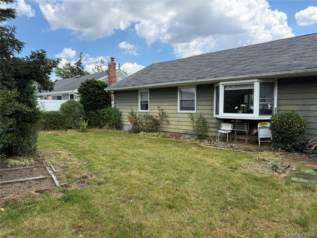 2582 Oceanside Road, Oceanside, NY 11572