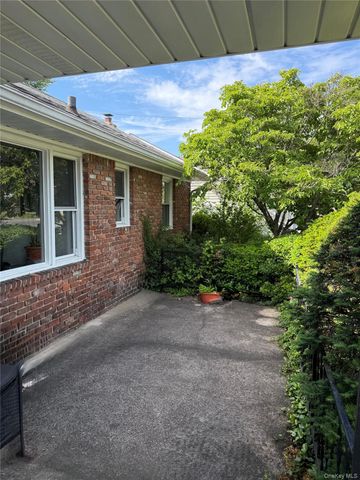 2582 Oceanside Road, Oceanside, NY 11572