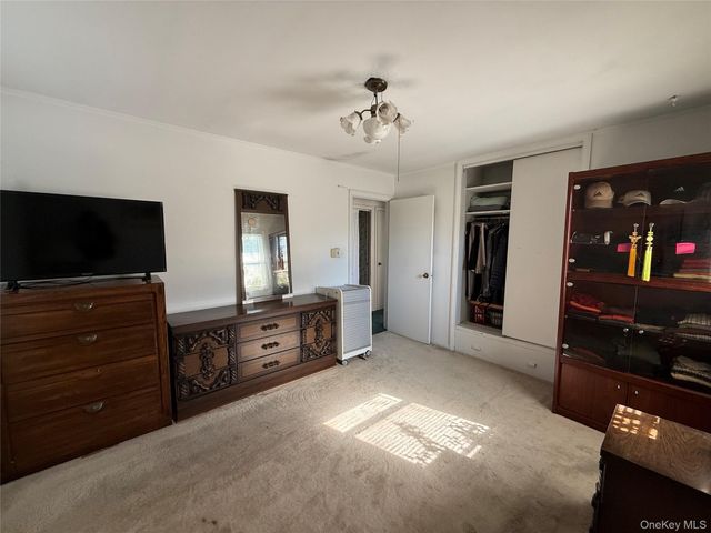 2582 Oceanside Road, Oceanside, NY 11572