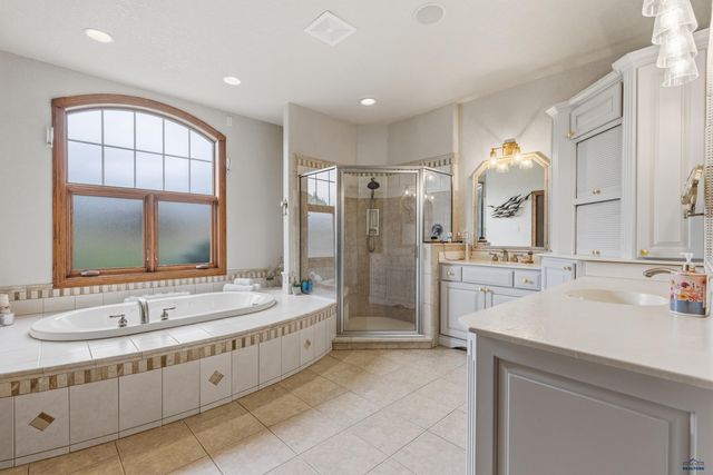 6668 BERWICK CT, Rapid City, SD 57702