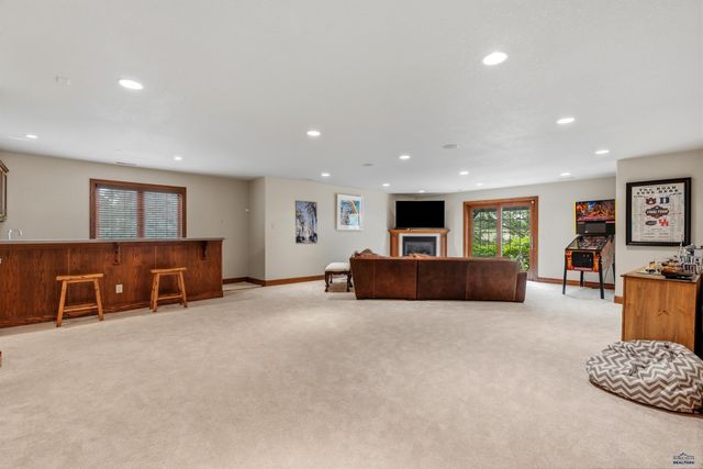 6668 BERWICK CT, Rapid City, SD 57702
