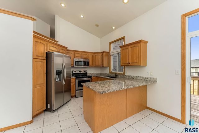 3008 W Courtyard Ln Lane, Sioux Falls, SD 57108