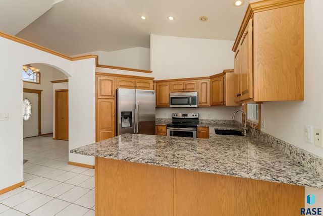3008 W Courtyard Ln Lane, Sioux Falls, SD 57108
