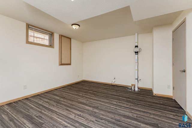 3008 W Courtyard Ln Lane, Sioux Falls, SD 57108