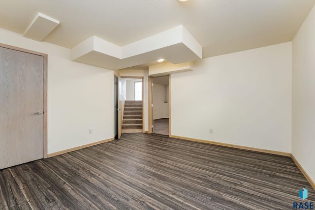 3008 W Courtyard Ln Lane, Sioux Falls, SD 57108