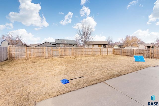 3008 W Courtyard Ln Lane, Sioux Falls, SD 57108