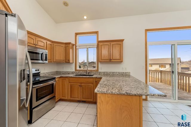 3008 W Courtyard Ln Lane, Sioux Falls, SD 57108