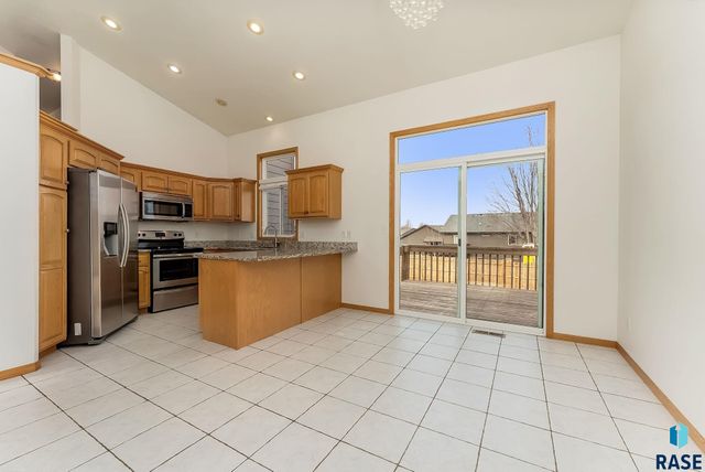 3008 W Courtyard Ln Lane, Sioux Falls, SD 57108