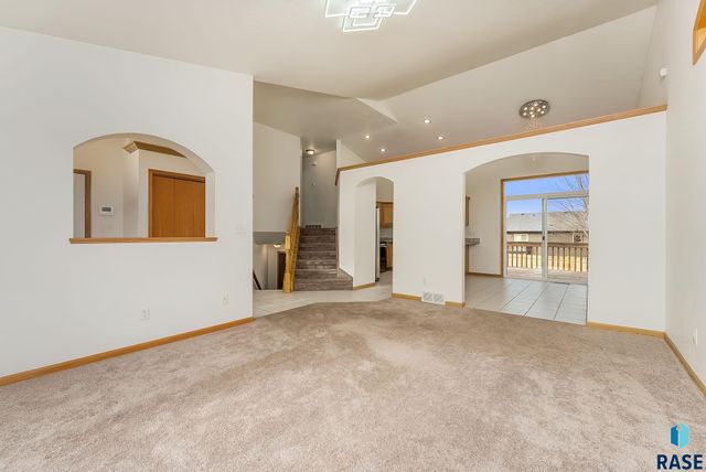 3008 W Courtyard Ln Lane, Sioux Falls, SD 57108