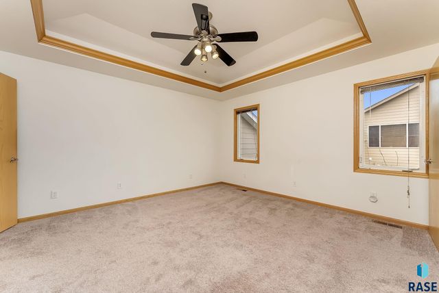 3008 W Courtyard Ln Lane, Sioux Falls, SD 57108