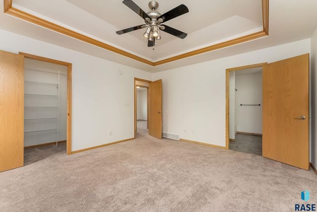 3008 W Courtyard Ln Lane, Sioux Falls, SD 57108