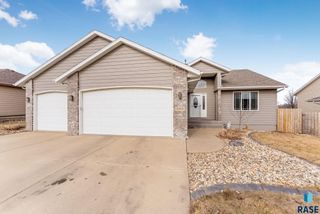 3008 W Courtyard Ln Lane, Sioux Falls, SD 57108
