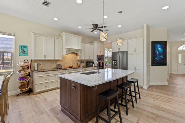 5914 CHAPARRAL AVENUE, Sarasota, FL 34243