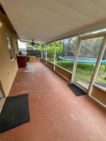 1010 Salmon Isle, Green Acres, FL 33413