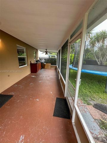 1010 Salmon Isle, Green Acres, FL 33413