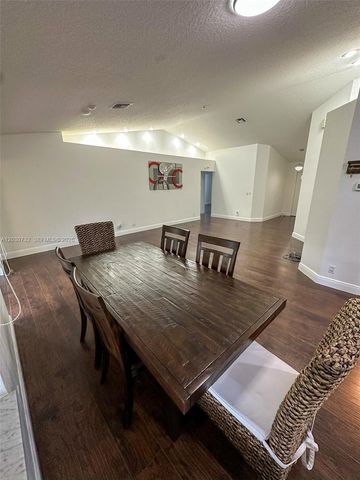 1010 Salmon Isle, Green Acres, FL 33413