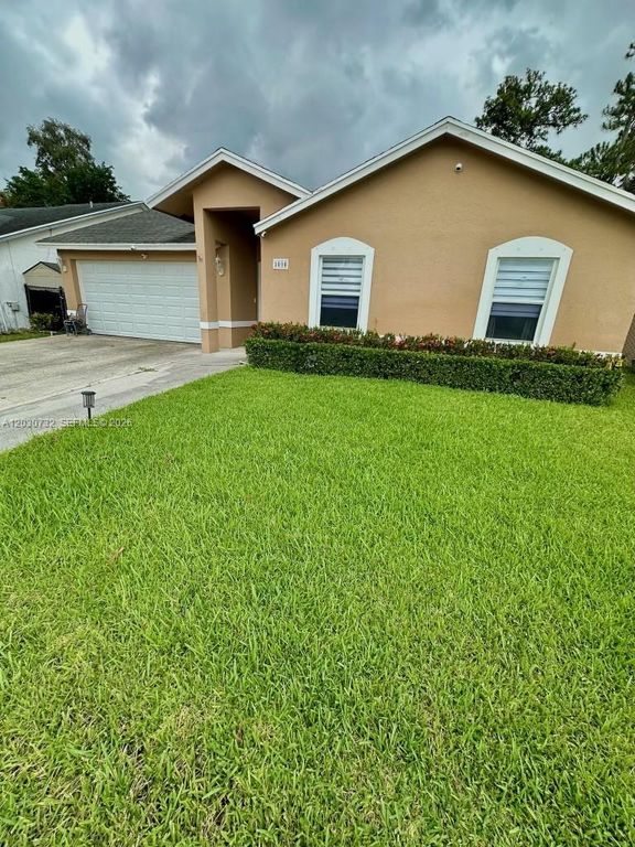 1010 Salmon Isle, Green Acres, FL 33413