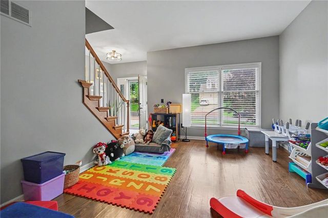 14935 W 76th Street, Lenexa, KS 66216