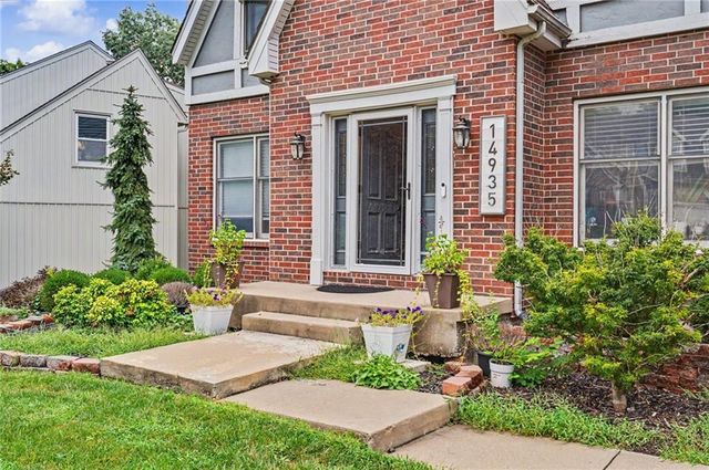 14935 W 76th Street, Lenexa, KS 66216