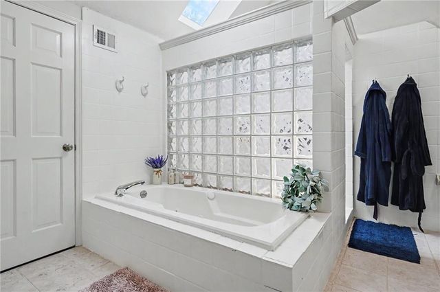 14935 W 76th Street, Lenexa, KS 66216