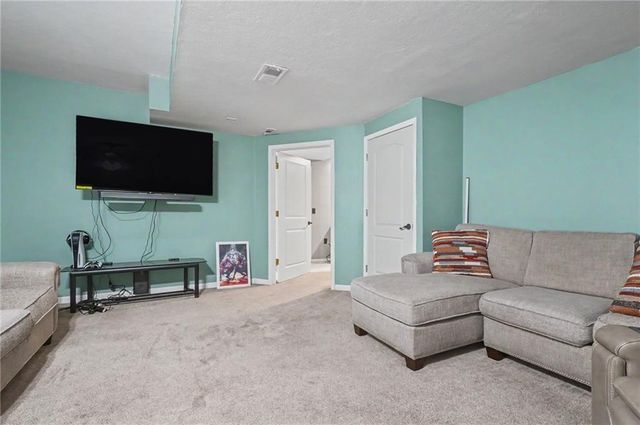 14935 W 76th Street, Lenexa, KS 66216