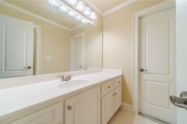 1060 Windsor Creek Drive, Grayson, GA 30017