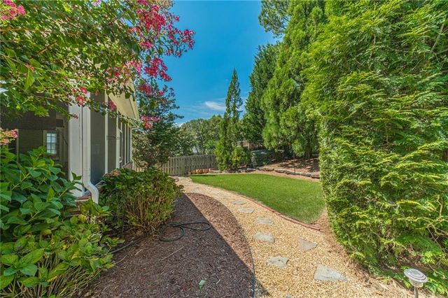 1060 Windsor Creek Drive, Grayson, GA 30017