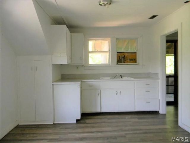 605 N Main Street, St Clair, MO 63077