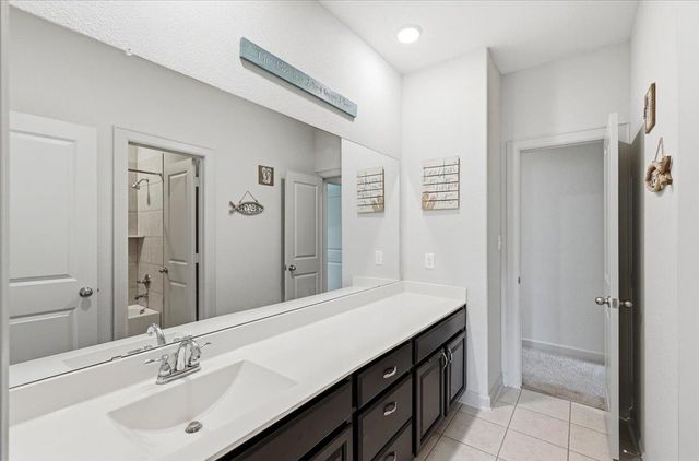 261 Ashleaf DR, Buda, TX 78610