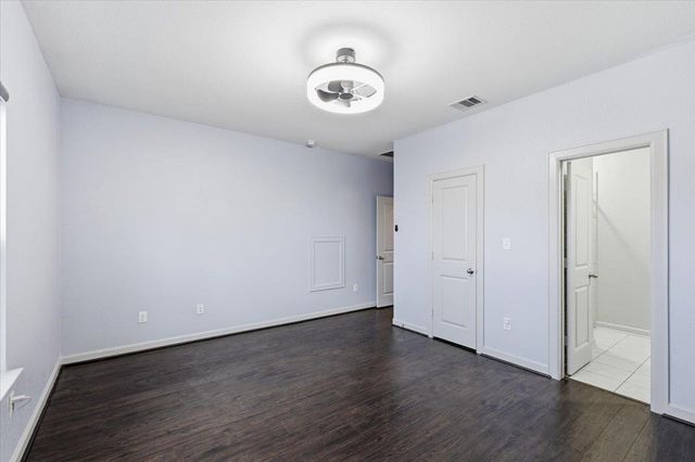 261 Ashleaf DR, Buda, TX 78610