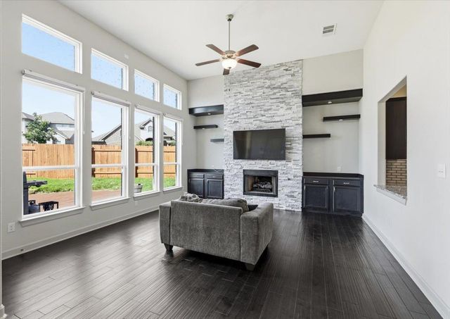 261 Ashleaf DR, Buda, TX 78610