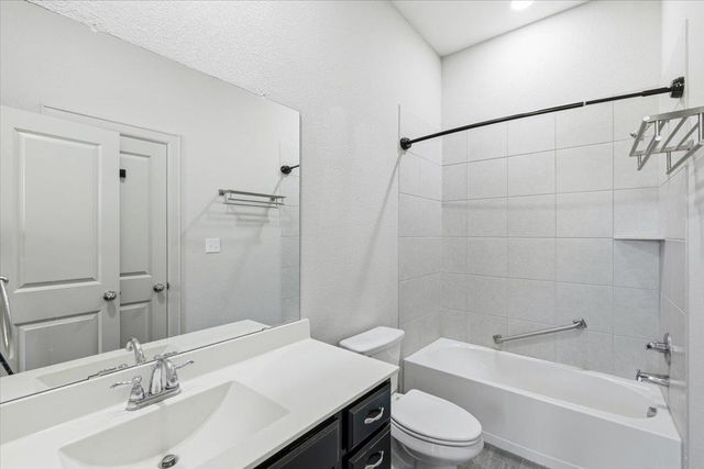 261 Ashleaf DR, Buda, TX 78610