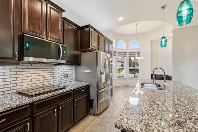 261 Ashleaf DR, Buda, TX 78610
