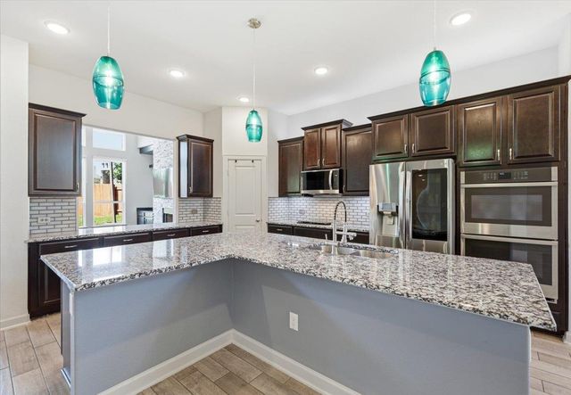 261 Ashleaf DR, Buda, TX 78610