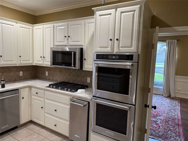 1116 Oak Garden Circle, Tyler, TX 75703