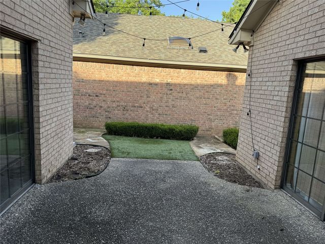 1116 Oak Garden Circle, Tyler, TX 75703