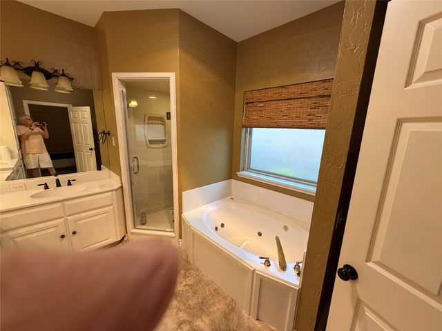1116 Oak Garden Circle, Tyler, TX 75703