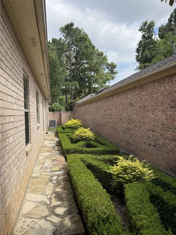 1116 Oak Garden Circle, Tyler, TX 75703