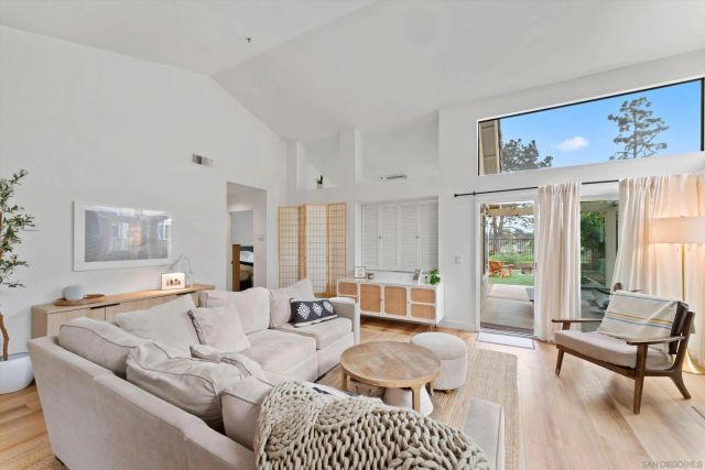 1938 Spyglass Cir, Vista, CA 92081