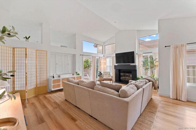 1938 Spyglass Cir, Vista, CA 92081