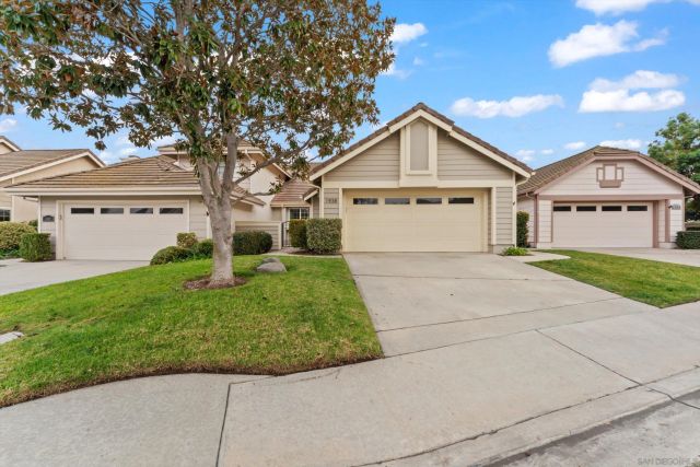 1938 Spyglass Cir, Vista, CA 92081