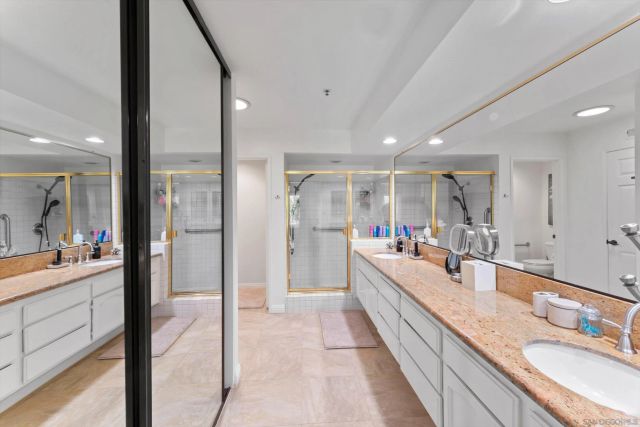 1938 Spyglass Cir, Vista, CA 92081