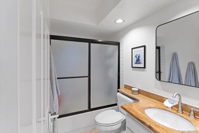 1938 Spyglass Cir, Vista, CA 92081