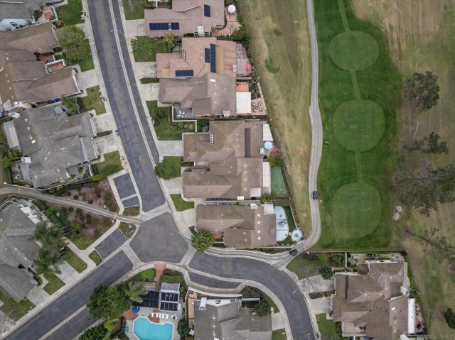 1938 Spyglass Cir, Vista, CA 92081