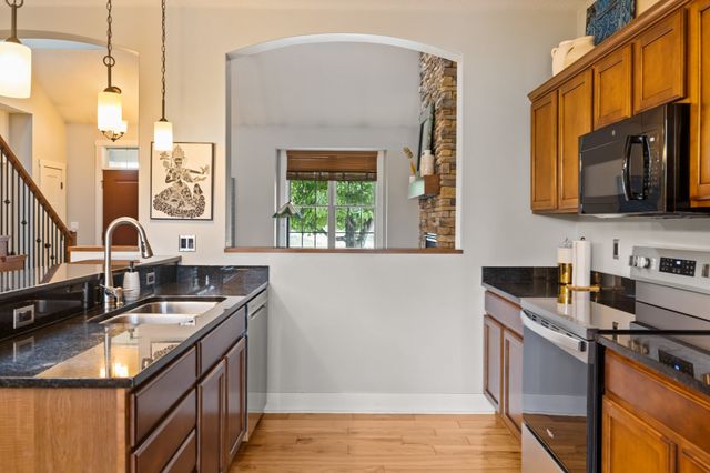 2843 Piccadilly Square, Ames, IA 50010