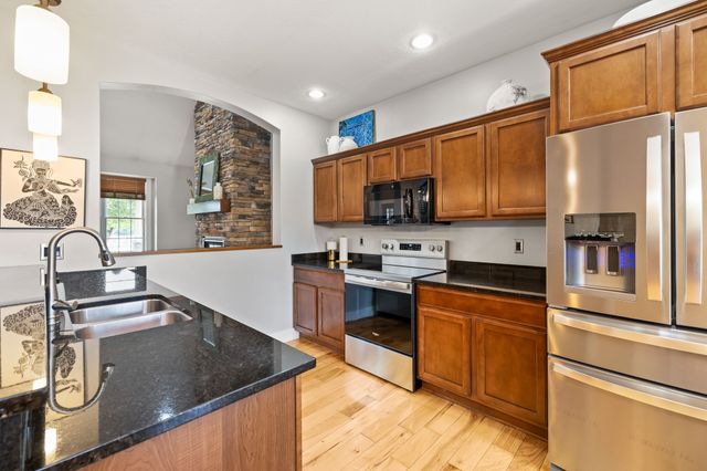 2843 Piccadilly Square, Ames, IA 50010