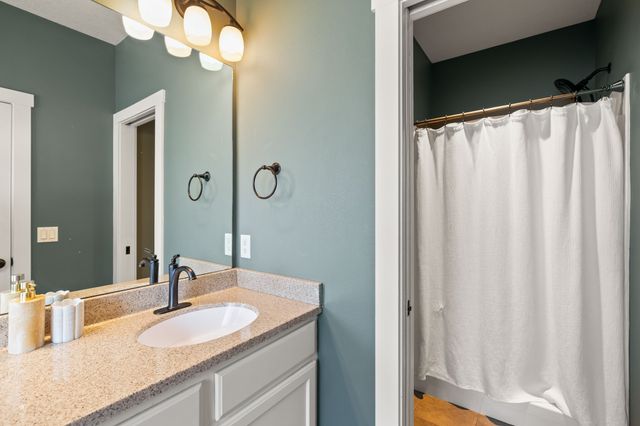 2843 Piccadilly Square, Ames, IA 50010