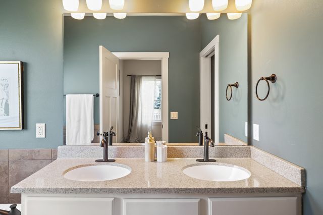2843 Piccadilly Square, Ames, IA 50010