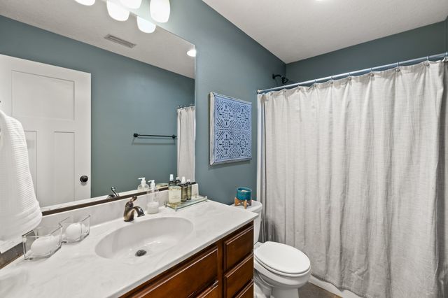 2843 Piccadilly Square, Ames, IA 50010